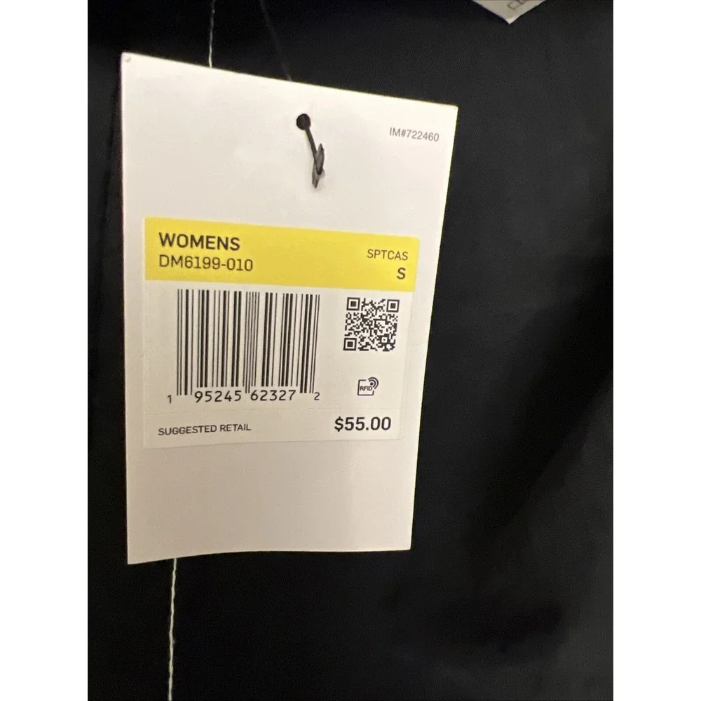 Nike women's standard skirt, small, black NWT‎ High Rise